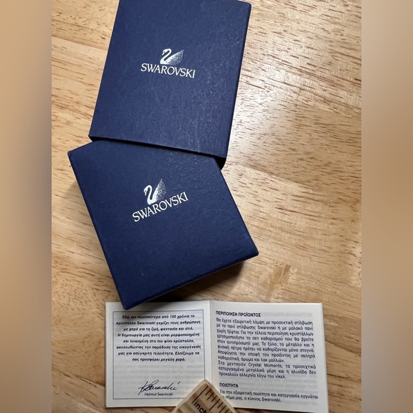 🌹❤️ 💎 Swarovski Single Rose Pin 🌹 With Gift Box and Extras ❤️🔥‼️💎 - Picture 4 of 6